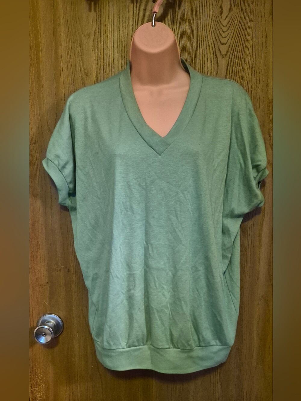 80s Vtg T Shirt Boxy V Neck Tee XL 1x Women’s Top Banded Hem Sage Green Dolman